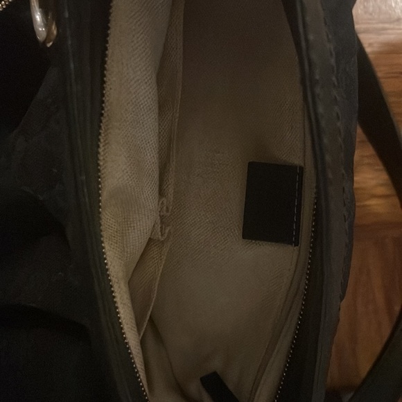 This bag is beautiful but time to go no low ballers please - Picture 4 of 7